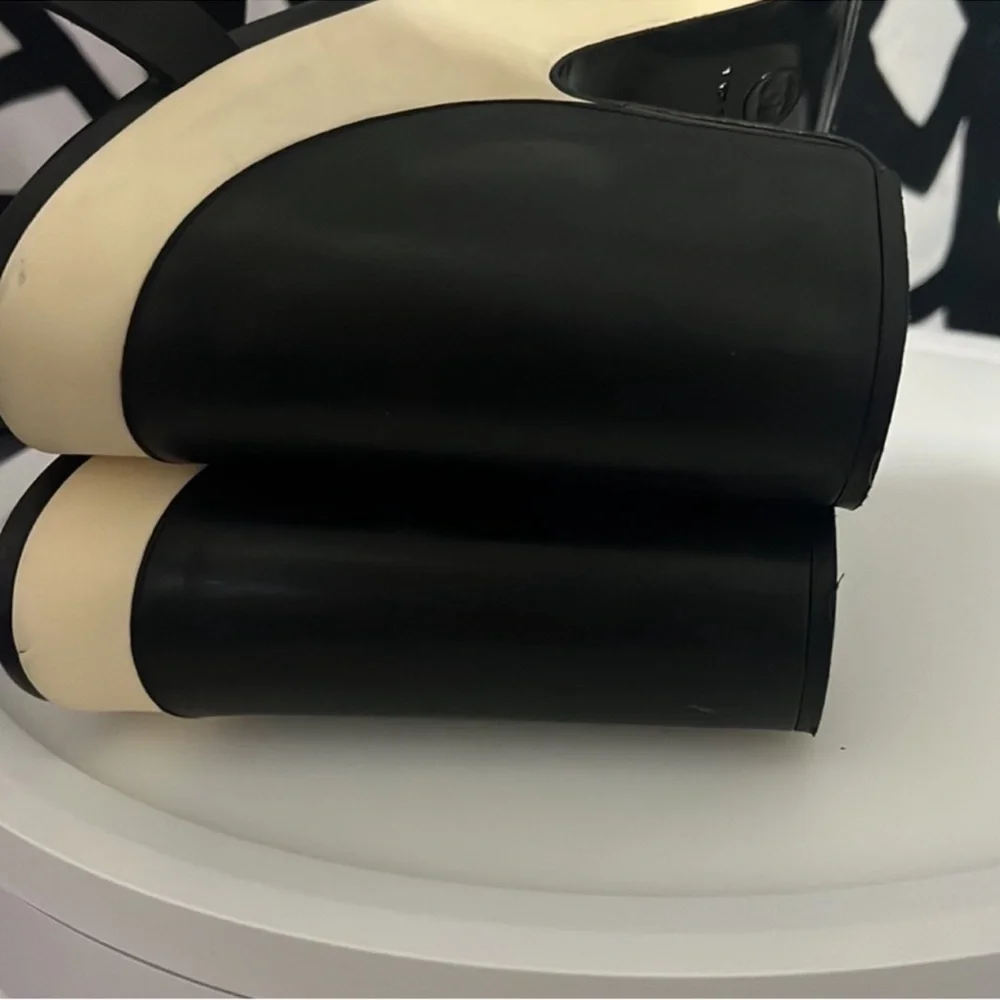 Authentic Chanel black leather signature luxury designer platform sandals sz 9 - Picture 12 of 15